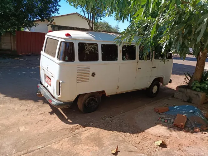 Volkswagen Kombi Standard/ Luxo/ Serie Prata 1995
