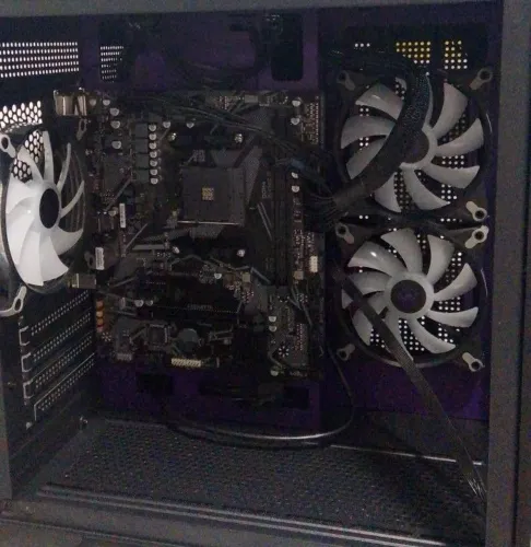 Kit Gamer Ryzen 5 5600GT + A520M + MSI MAG 650W (Novo)