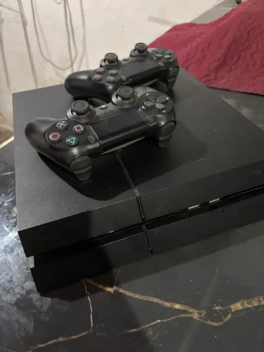 Vendo ps4 slim  1650