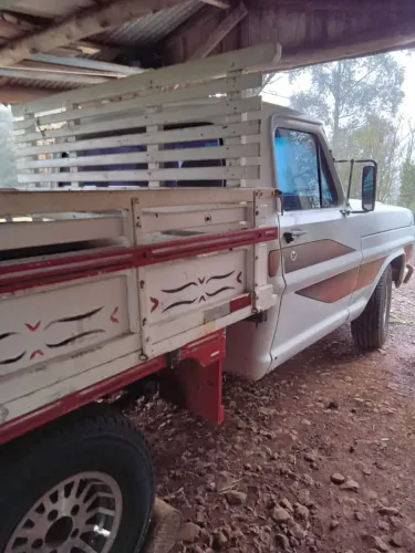 Vendo f1000 em ótimo estado de conservação.