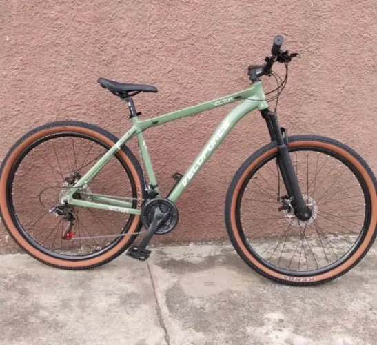 Bicicleta alumínio aro 29 - 21 marchas