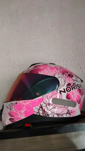 Capacete NORISK Feminino contém duas viseiras número 60 