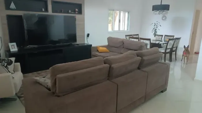 Casa Completa com 4 Dormitórios, Piscina e Área Gourmet  Venda e Locação