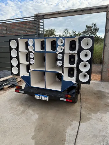 Paredão de som carretinha 