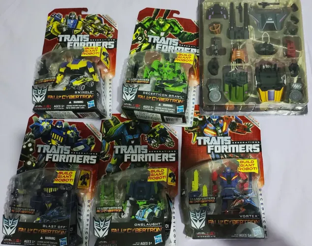 Transformers Fall of Cybertron Bruticus Completo com upgrade kit lacrado