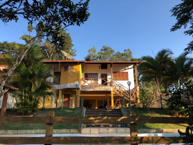 Casa com 4 quartos em Simão Pereira, próximo a Juiz de Fora