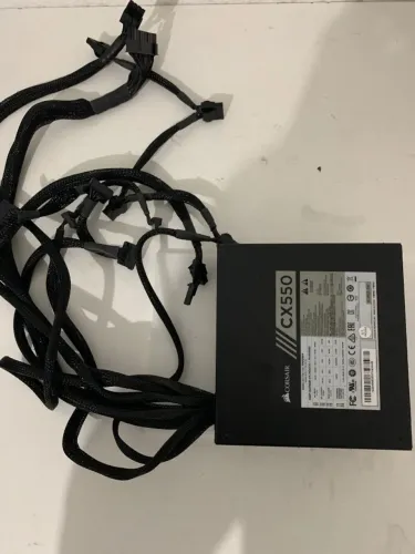 Fonte Corsair 550W 80 Plus Bronze CX550