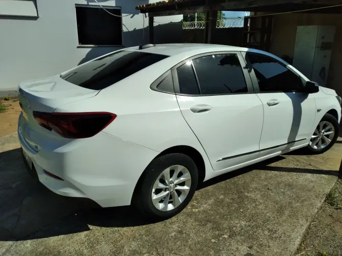 Onix Plus completao.  CARRO FINO. 2020