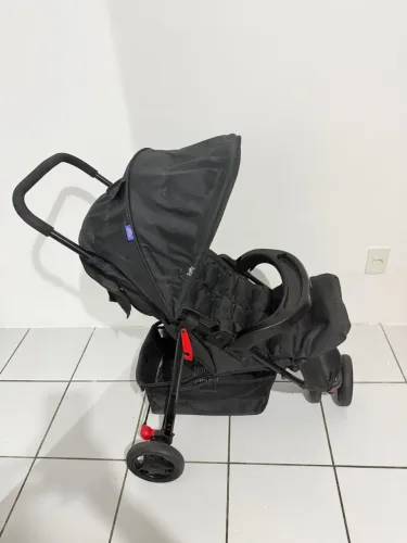 Vendo carrinho de bebê marca Cosco kids semi novo