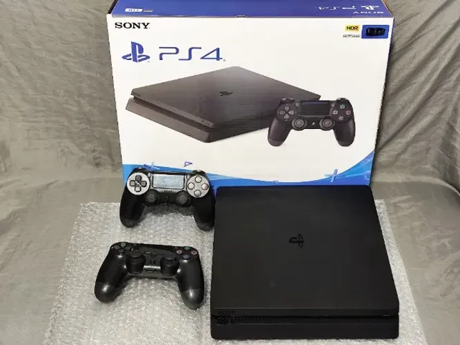 PlayStation 4 Slim 500 gigas + 2 Controles - Diversão Garantida!