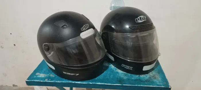 Capacete EBF n60 usado apenas uma vez. 50,00