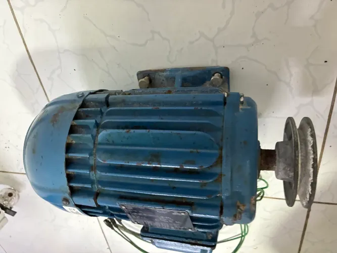 Motor Elétrico WEG W22 Premium 2 CV Trifásico 220/380/440V 3520 RPM IP55