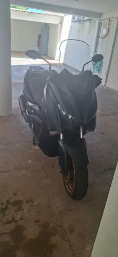 X MAX setembro de 2023 com apenas 4000km