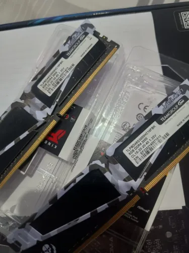 2 Memorias DDR4 T-Force Vulcan, 8GB (3000mhz)