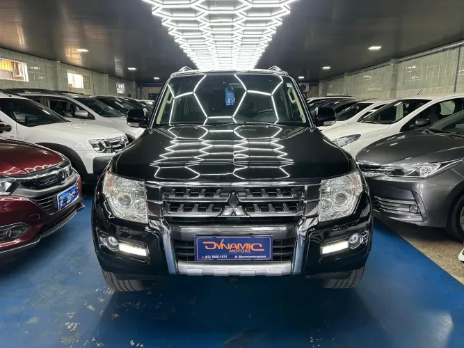 Mitsubishi Pajero HPE Full 3.2 4X4 T.i.dies. 5P AUT 2019