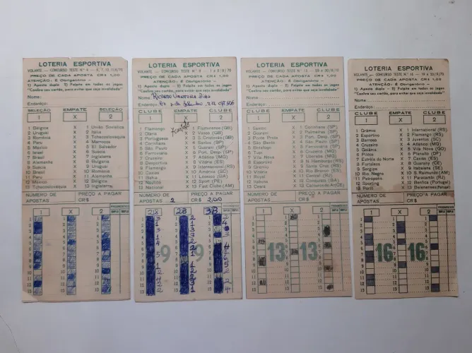 4 volantes da Loteria Esportiva, concursos 04, 09, 13 e 16, preenchidos