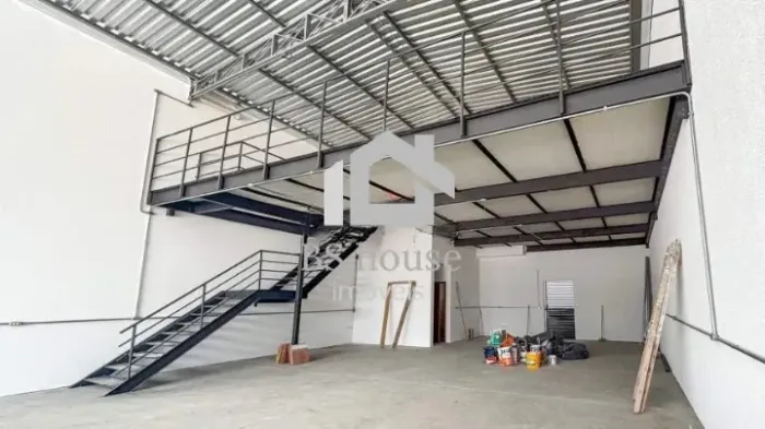 Aluguel de Salão Comercial com 350m² no Bairro Campestre