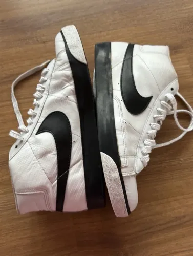Tênis branco cano alto da Nike - 44