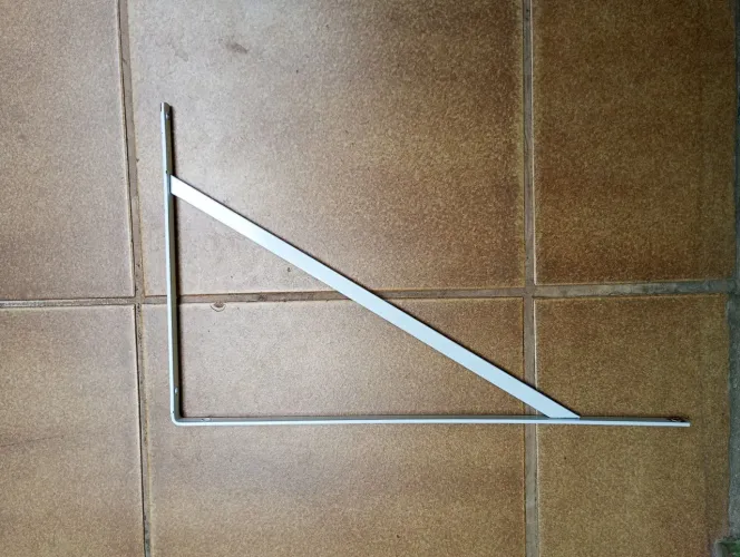 Suporte mão francesa para prateleira.