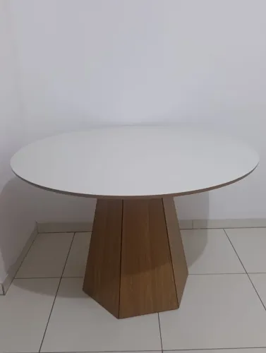 Mesa de jantar(sem as cadeiras)