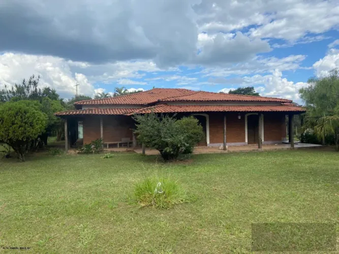 Chácara para Venda em Marília, Sítios de Recreio Recanto dos Nobres, 3 dormitórios, 3 suít