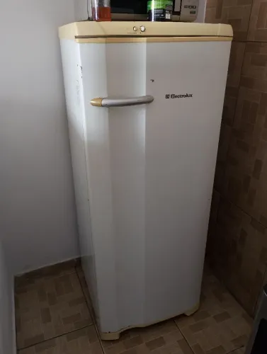 Geladeira Electrolux RE32