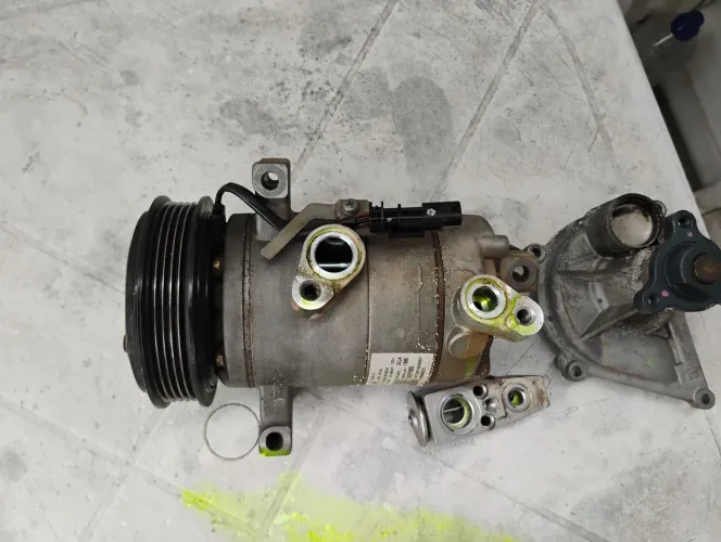 Compressor do ar ONIX sedan turbo 2021