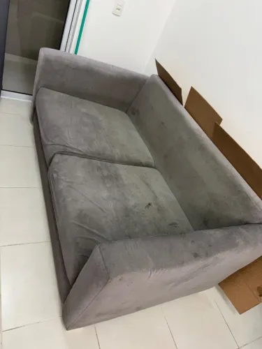 Sofá manchado 2mt