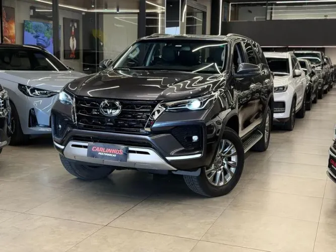 Toyota Hilux SW4 SRX 4X4 2.8 TDI 16V Dies. Aut. 2024