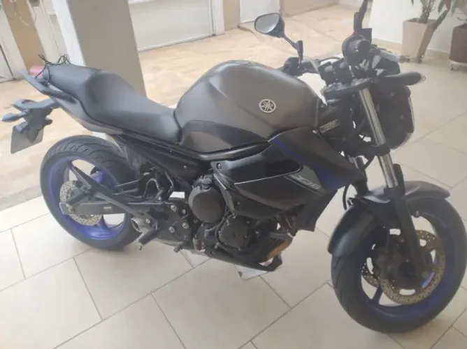 Yamaha XJ6N 600 cc, ano 2013/2013, Cinza Fosca, Rodas azuis, Único dono,