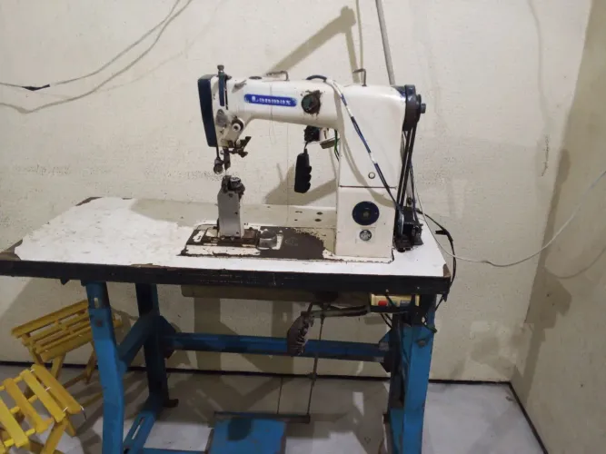 Máquina de costura