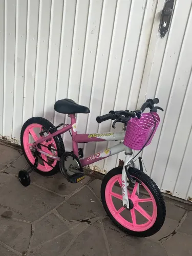 Bicicleta aro 16 muito inteira