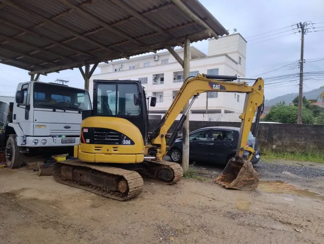 Escavadeira cat 305.5 