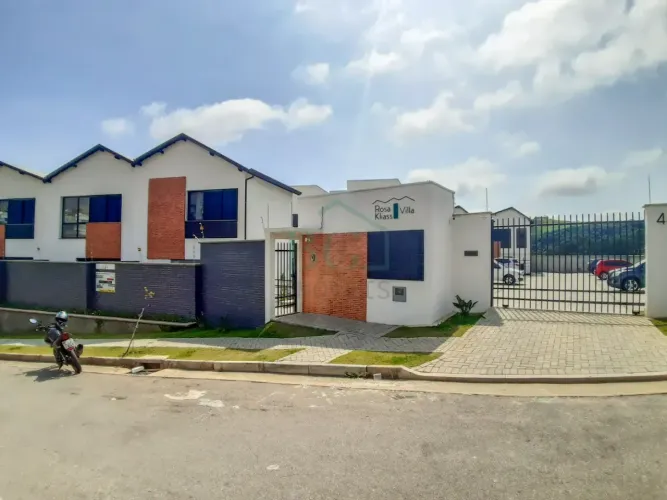 Casa em condomínio fechado na zona Oeste de Poços de Caldas