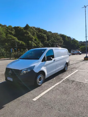 Mercedes-Benz Vito 111 CDI Furgão 1.6 TB Diesel 4P MEC 2016