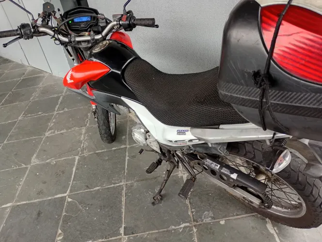Moto Broz 160 , muito bem cuidada