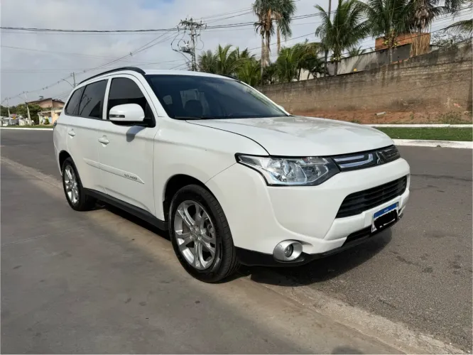 Mitsubishi Outlander 2.0 16V 160cv Aut. 2014