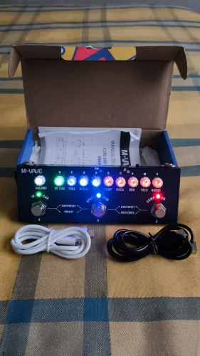 Pedaleira Clube Baby Bass Mvave para contrabaixo
