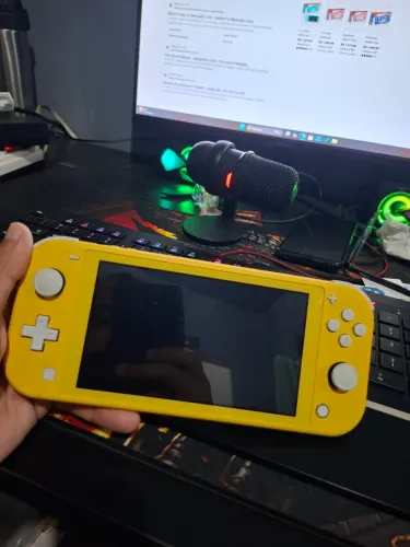 Nintendo Switch lite Amarelo