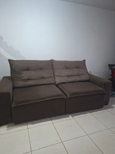 Sofá retrátil e reclinável