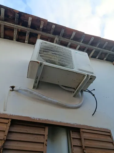 Ar split e engradados cerveja