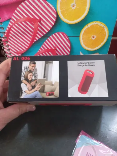 Rádio fm junto com caixa se son já vem com pen drive na caixa nova nunca usada preta