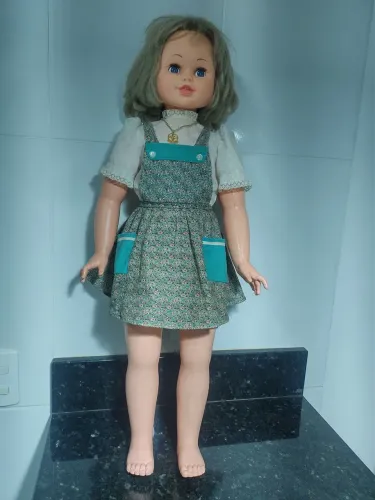 Boneca Estrela Simone antiga com cordão e vestido originais