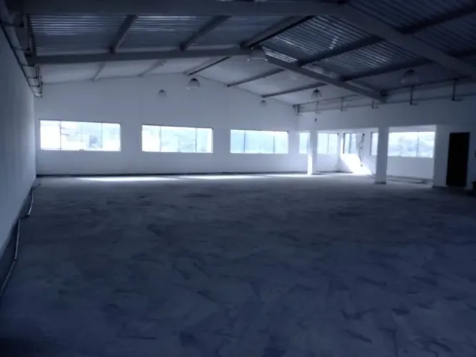 Amplo Espaço Comercial no Centro de Ibirité