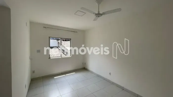 Apto 2° andar Nascente com Suíte na Av. Carlos Gomes Reformado