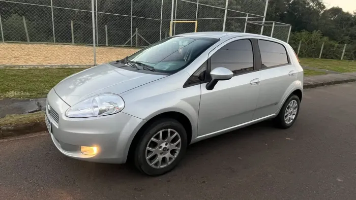 Fiat Punto HLX 1.8 Flex 8V 5P 2010