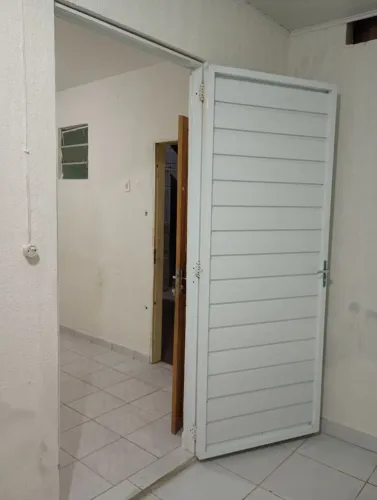 Kitnet 600 reais
