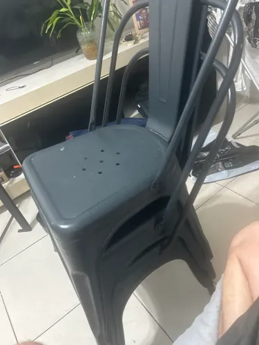 Cadeira preta de ferro