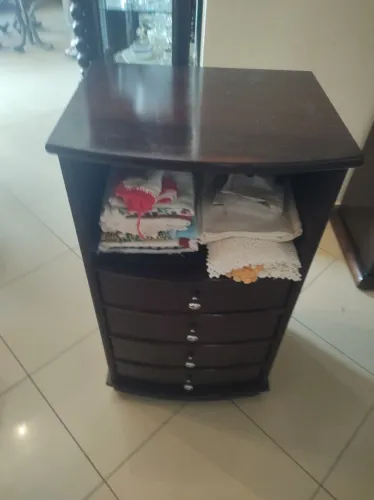 Armário com Três gavetas