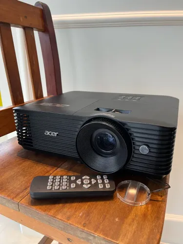 Projetor Acer X1128H 4800 Ansi Lumens, 3D Ready, SVGA.